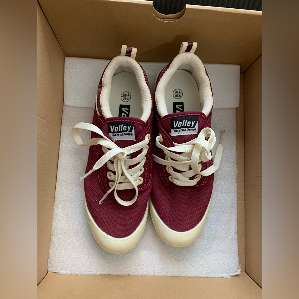 Volleyball shoes